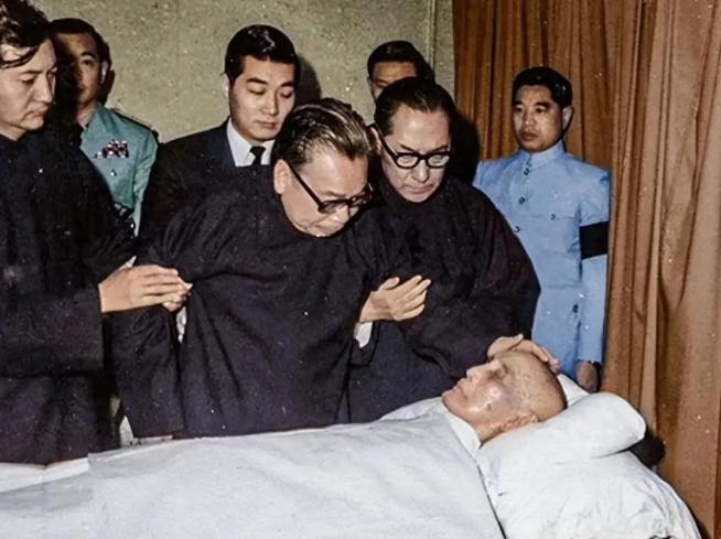 1975年，周养浩被特赦，国家允许去任何地方，他申请去往台湾，投奔蒋介石，怎料，