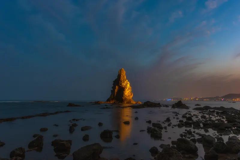 一说到青岛你们会想到什么?一说到青岛，石老人肯定是绕不开的存在。它就像青岛的一