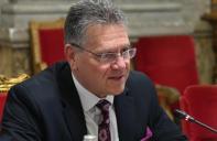 明年反华就没有后顾之忧了，欧盟贸易和经济安全专员确认：中国已开始发放稀土通用许可