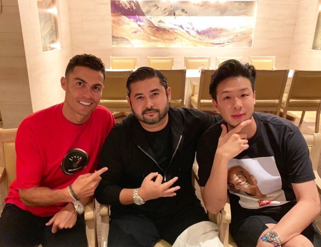C罗收购瓦伦？马卡：传言疯狂报道激增，C罗距离瓦伦还远着呢😅马卡报消息，最近
