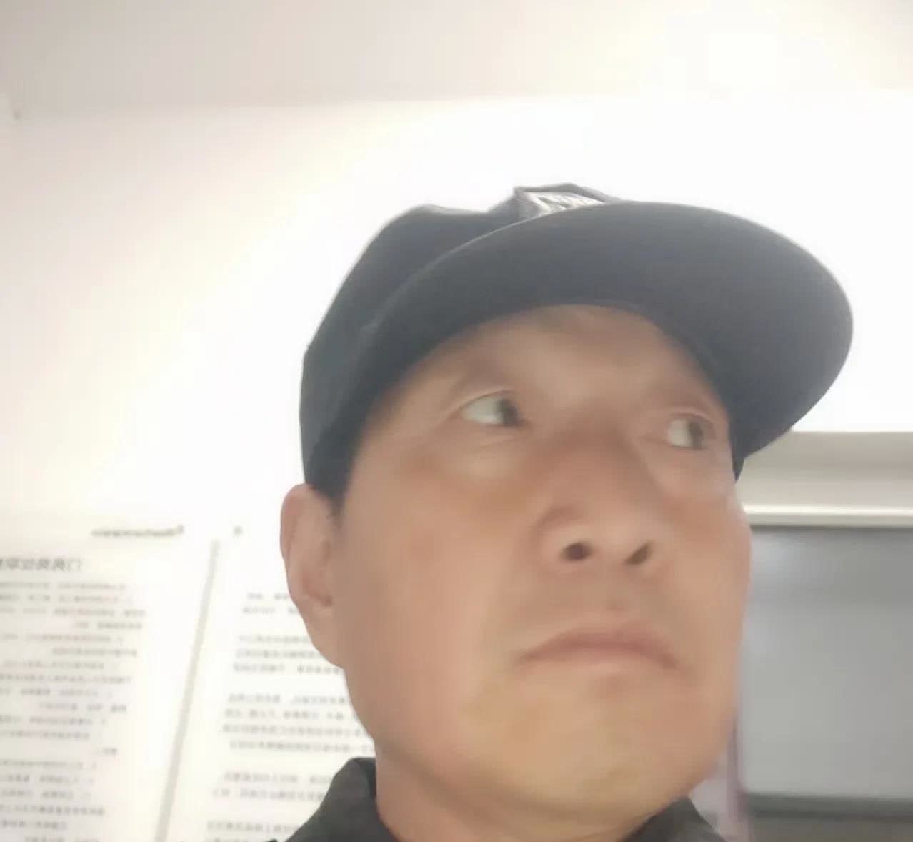 老人摔倒水中该不该扶近日，河南周口太康县王集乡葛岗村发生的一件事，引发