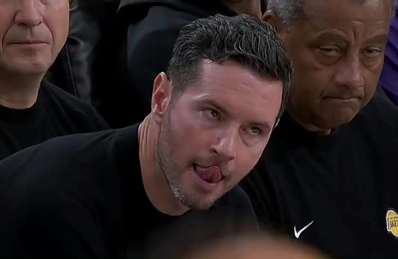 雷迪克是疯了吗？湖人圣诞大战惨败火箭，赛后，雷迪克表示：“很多球员嘴上都会说