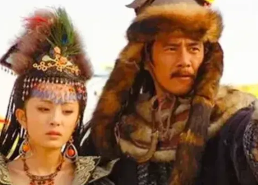 公元前33年，21岁的王昭君嫁给70岁的呼韩邪。三年后，呼韩邪去世，继子对她说