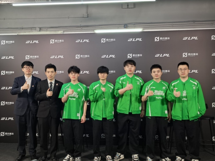 WBG赛后群访 教练: 赢了强队之后气势打出来了 这很关键