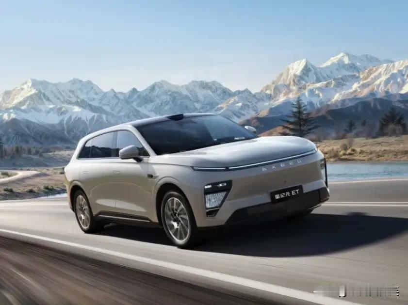 ET：5020mm“大平层”里，猎鹰系统是“隐形老司机”2025款星纪元ET的