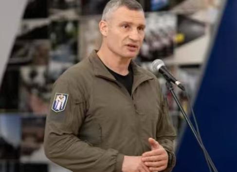 🌞由于俄罗斯的袭击，基辅一半的建筑失去了供暖系统——乌克兰基辅市长克里琴科