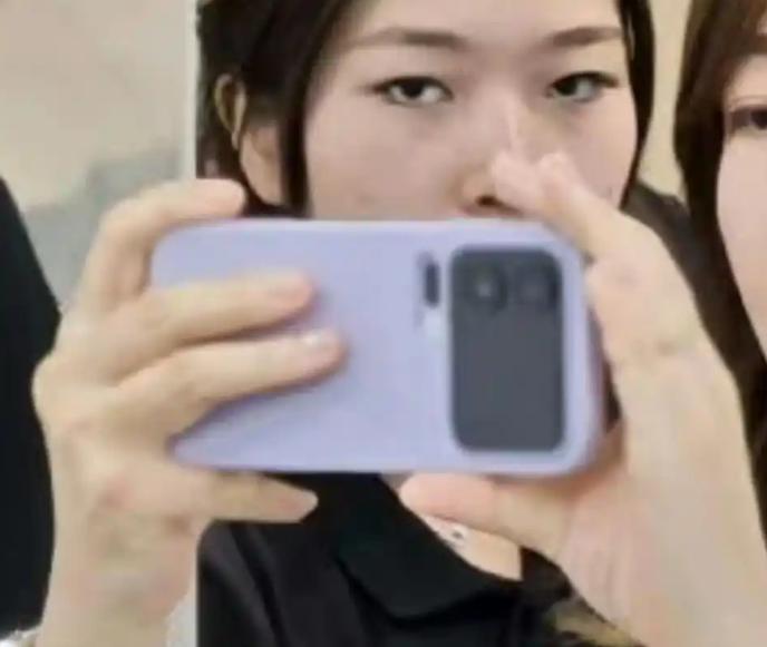 小米16 Pro Max真的长这样，小米高管在活动中泄露了16 Pro Max的