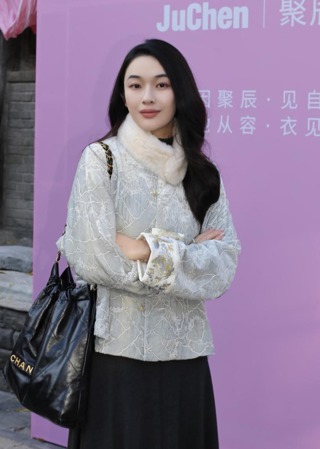 零碎的岛屿找到了海，迷失的我也找到了你。