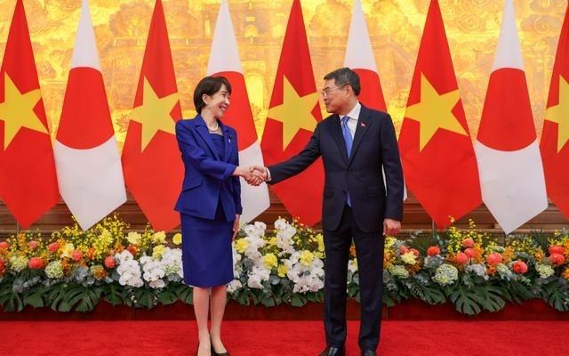 高市早苗访问越南，向越南的第一代领导人胡志明献花，然而胡志明这一辈子最主要的功绩