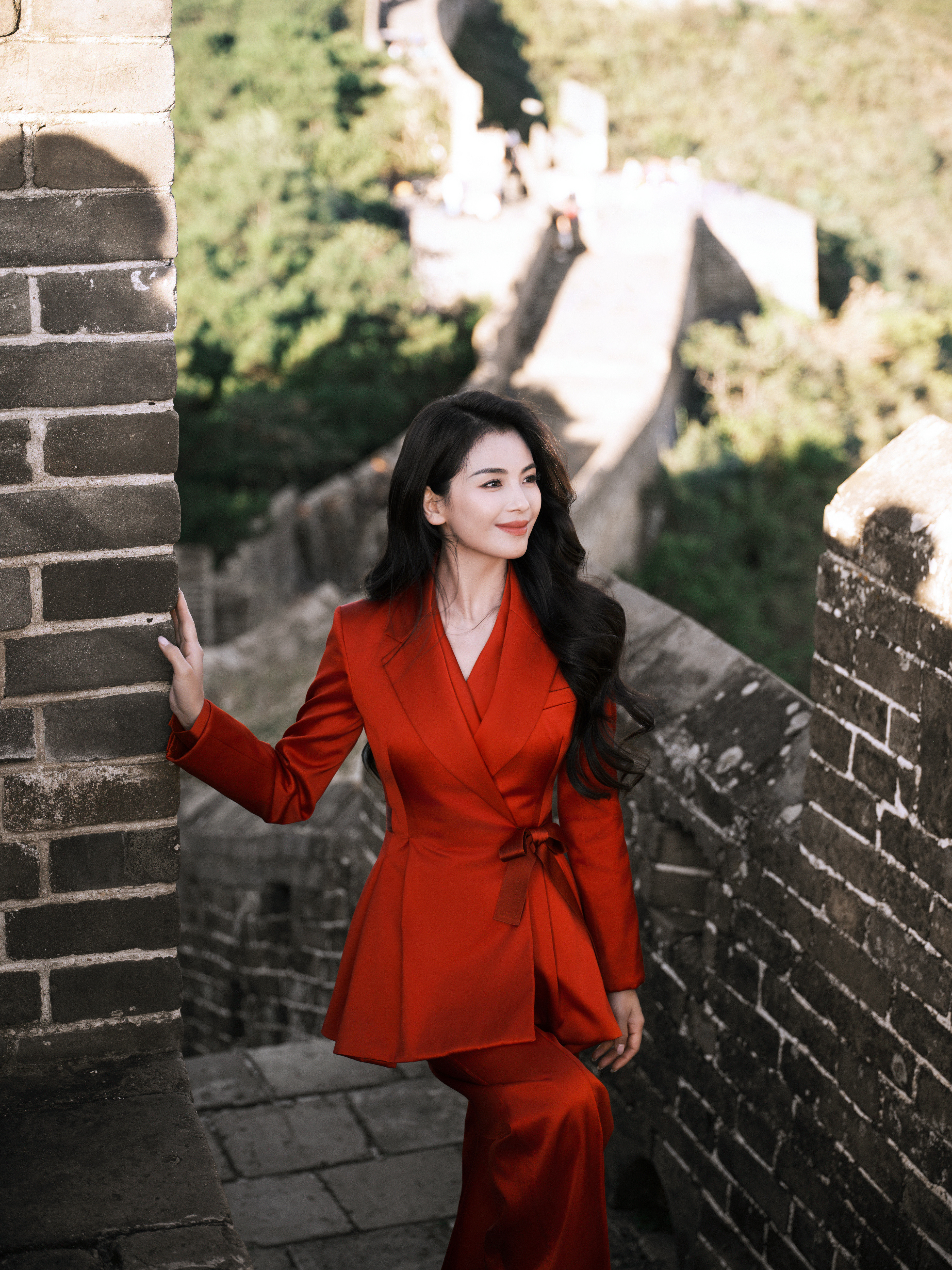 时尚灵感解读演员刘涛身着Hermès2026秋冬女装系列第二篇章探戈红羊毛