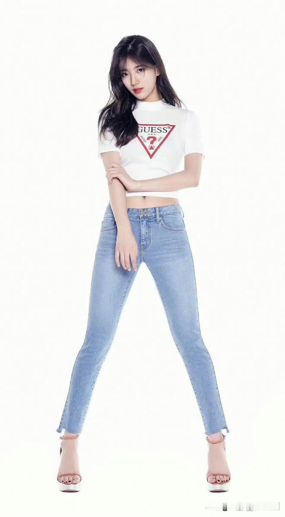 “白衣飘飘”总能勾起人无限遐想。在古代，白衣代表着高尚纯洁，《诗经》里有男子对白