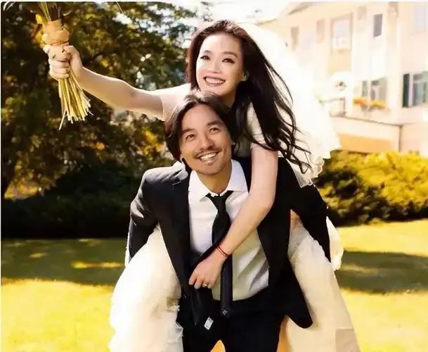 为什么冯德伦和舒淇结婚了九年，他的母亲却从不催两人生孩子？冯德伦有两个哥哥，