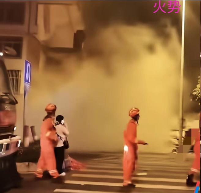 广西柳州发生地震，大量自建房坍塌，症结在砖混结构抗震不足。 5月18日21时