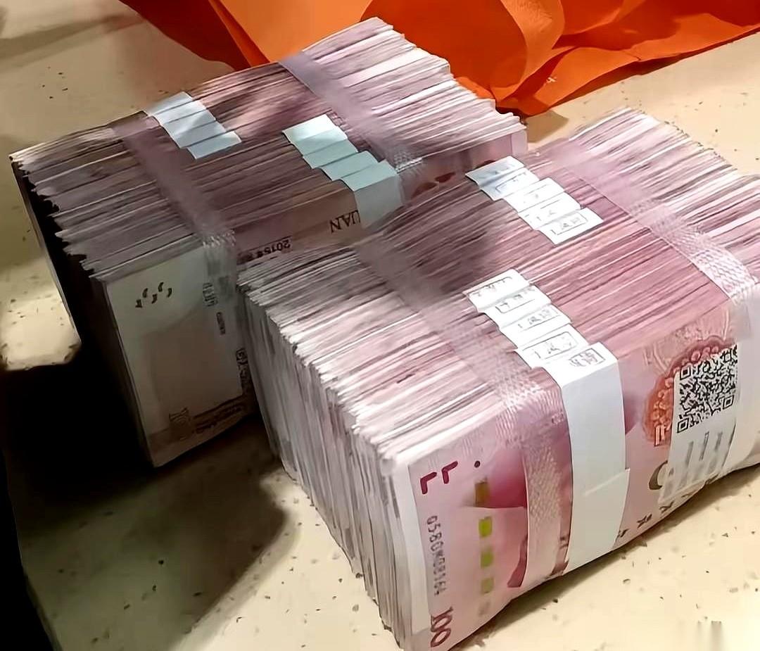 26万。我老公二话不说掏出全部家底借给我亲弟买房，结果换来一家子的指责。原因