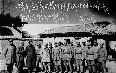 1937年，一西路军战士被俘后找机会逃了出来。1937年的凉州战俘营，马步青