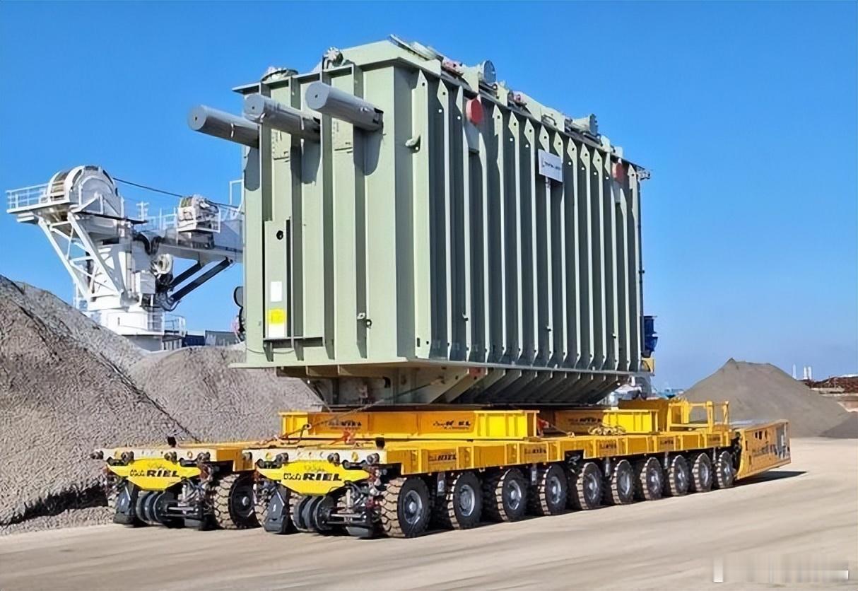 中国能成为全球“电力救火队”，靠的是硬实力堆出来的优势。首先是产能规模，2025