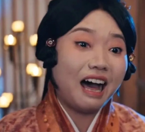 李雪琴一言难尽的演技啊！《折腰》大结局魏梁惨死，李雪琴饰演的小桃演技“大爆发”，