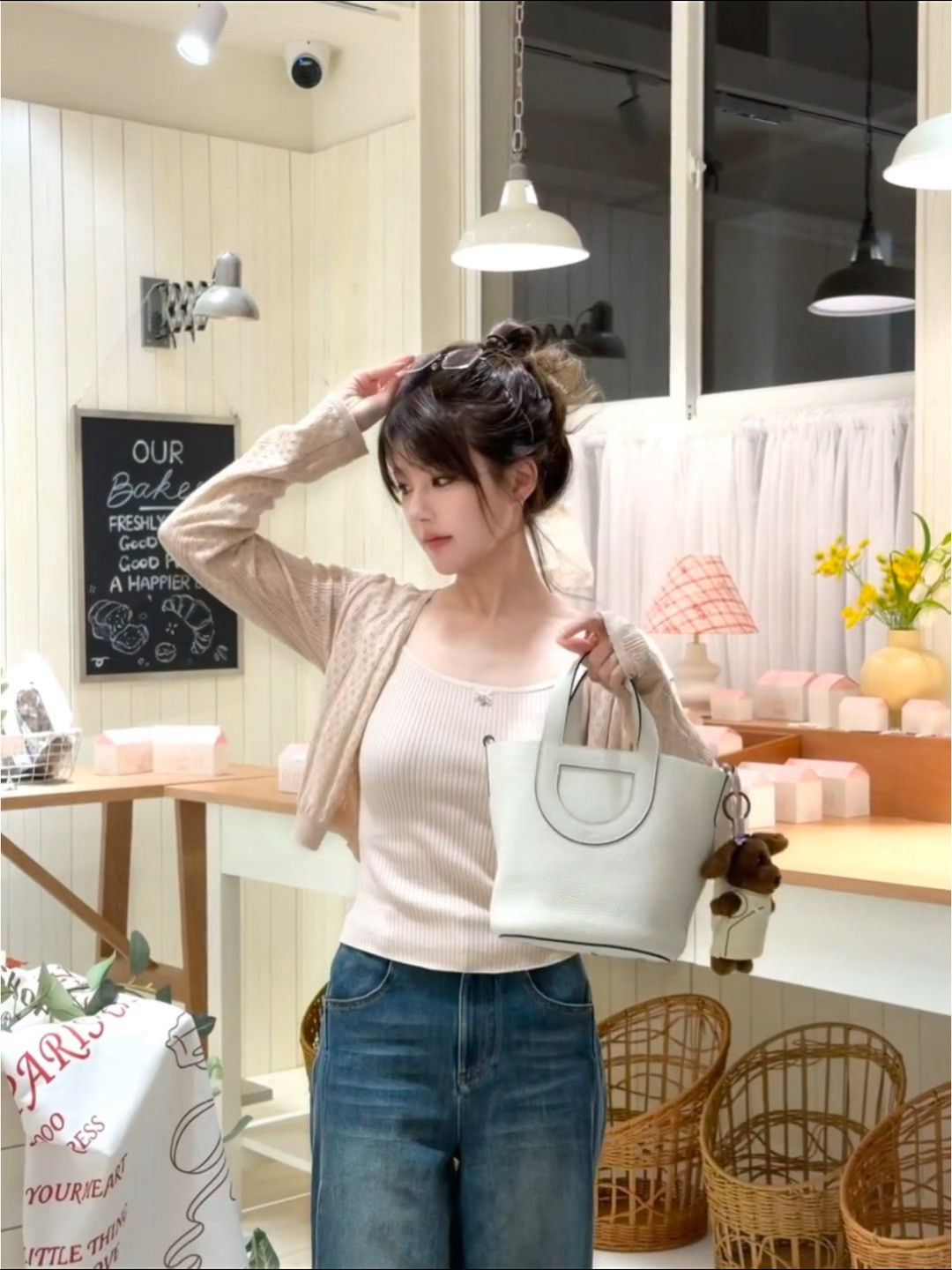 一组露思的甜品店…还没正式营业呢，红薯的打卡好评已经铺天盖地了…​​