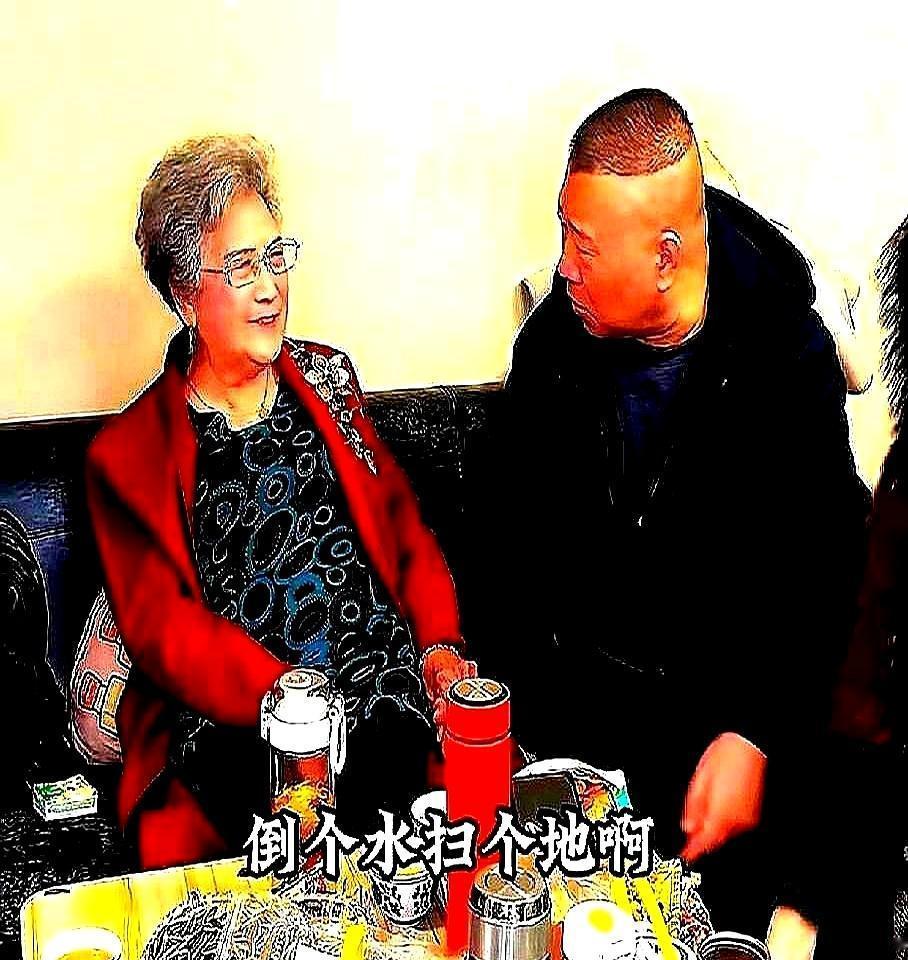 郭德纲让他最火的徒弟，回去重新上小学。贯口达标率不到六成，台上忘词三次。教