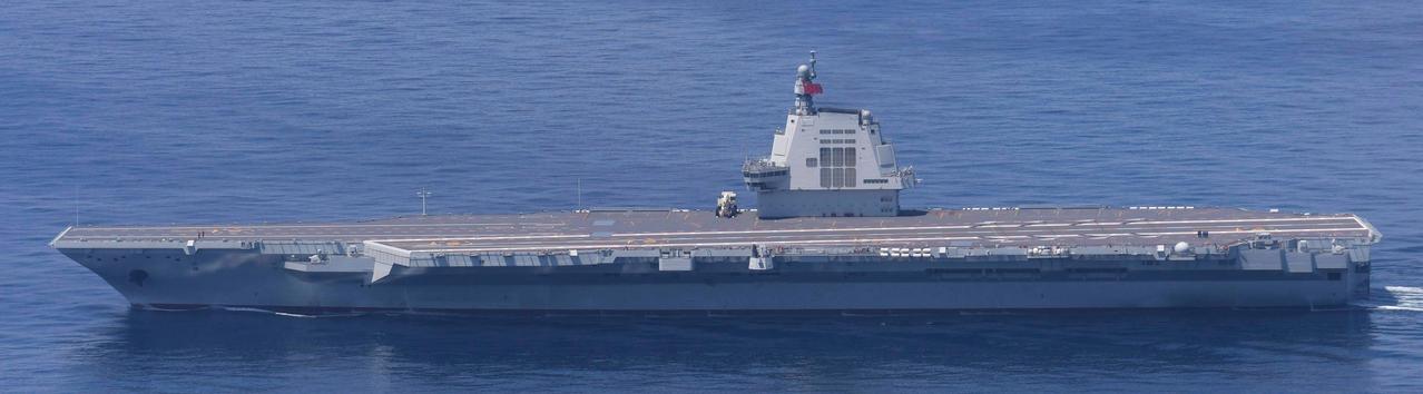 日本迄今为止发布的最清晰的“福建”号航空母舰侧视全貌图，由日本海上自卫队P-3C
