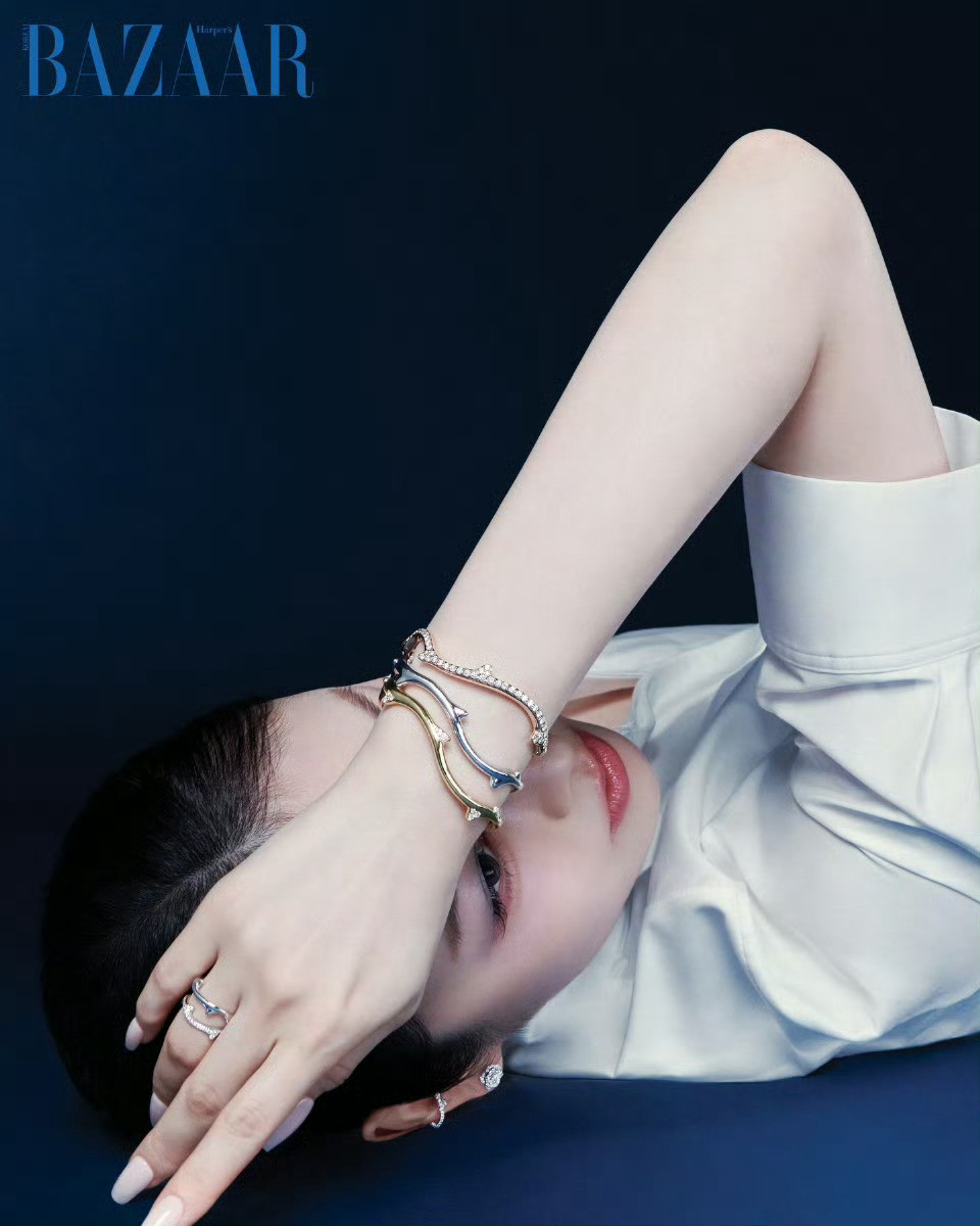 韩版BAZAAR一月刊金妍儿DiorJoaillerie珠宝大片摄影：GoW