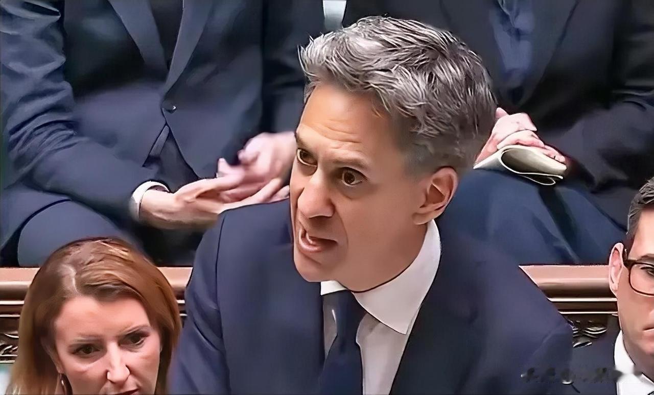 英国外交大臣米利班德9月8日在下议院宣布，英国政府正式认定以色列对约旦河西岸的占