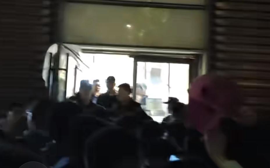 天吶！北京又惊现连夜排队抢房一幕？今天，北五环外某楼盘，由GZW推出了200