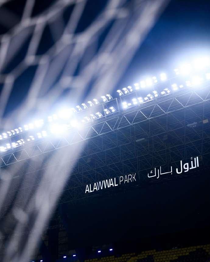 虽然我也嘲笑尤文去年对达尼洛和凯利的处理，特别显得对方人傻钱多，但是人家确实是肯