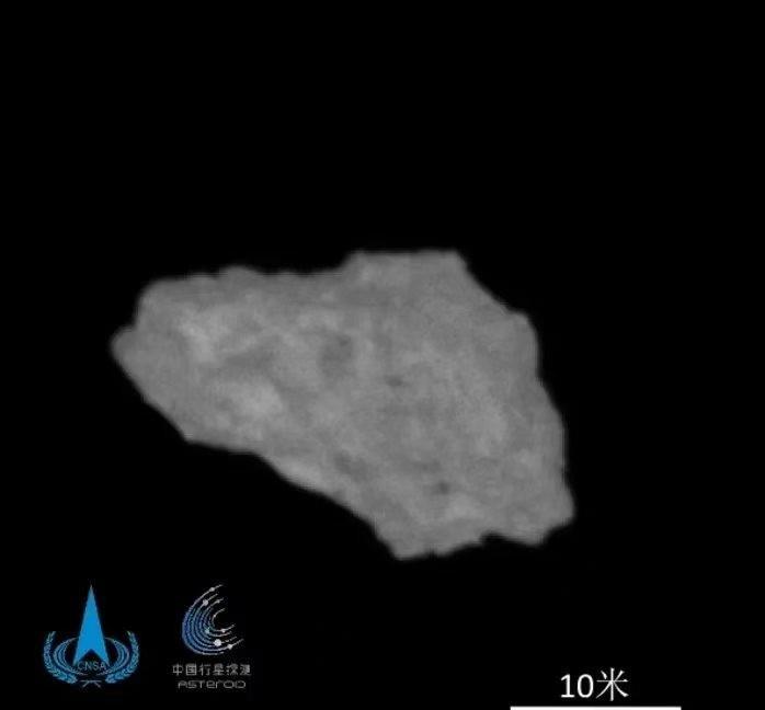 已飞了大约10亿公里！天问二号抵达小行星，采样返回时间确定了！这趟旅程，历时