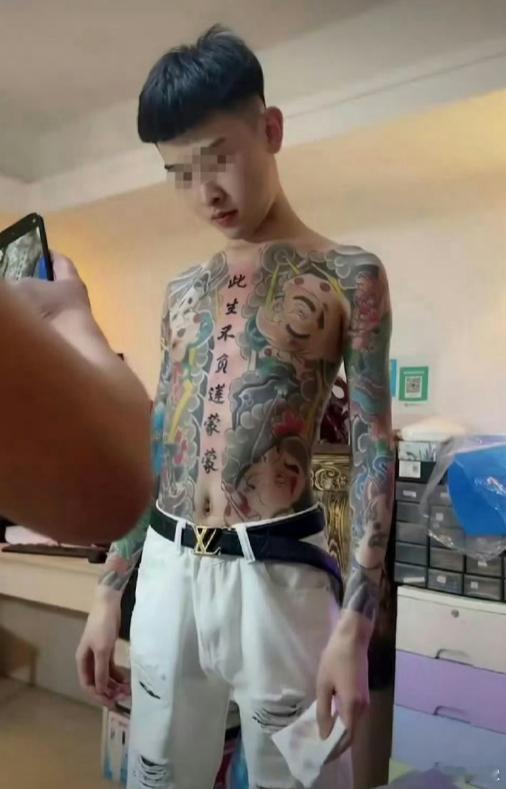 这孩子，这一辈子算废了！不知成年未成年