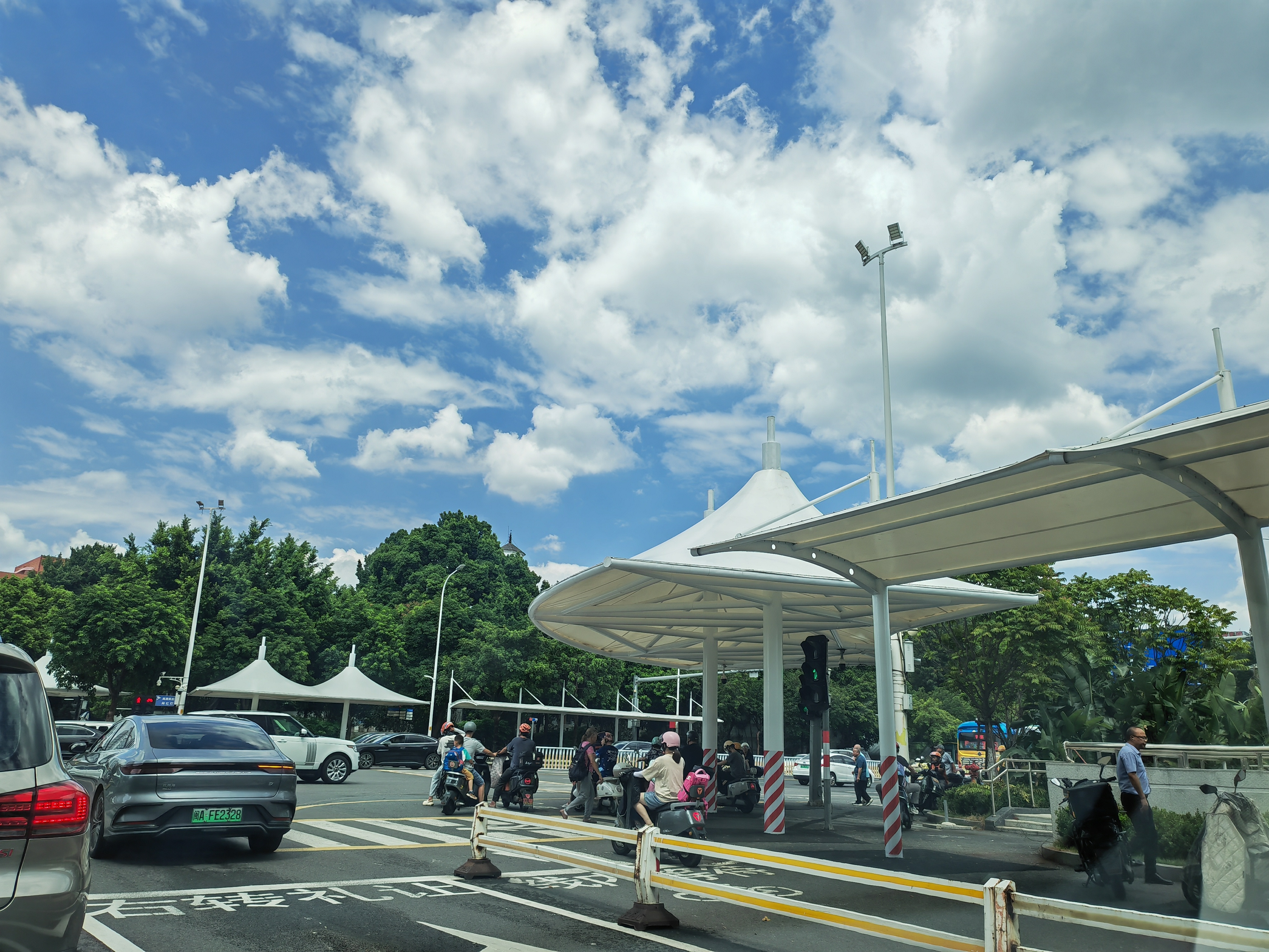 虎纠人讲福州【冷空气携雨在路上！福建本周后半周降温，福州“秋老虎”要跑路了！】