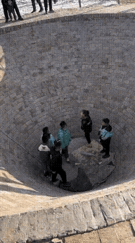 你别笑，你以为你行？你试一下都不一定行。