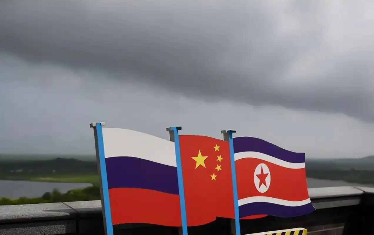 放弃一切关于“国际调停”的幻想！中日一旦开战，我们的通讯录里只剩下两个名字：