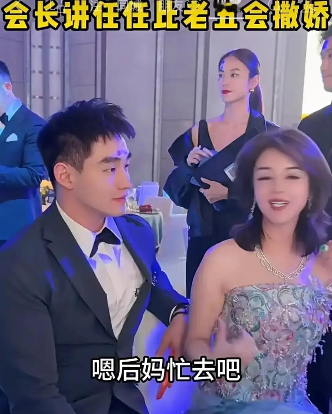 你刷到的眼泪，可能掐着秒表。录音里那句“吃不起饭了”，让任任一天涨粉十万。