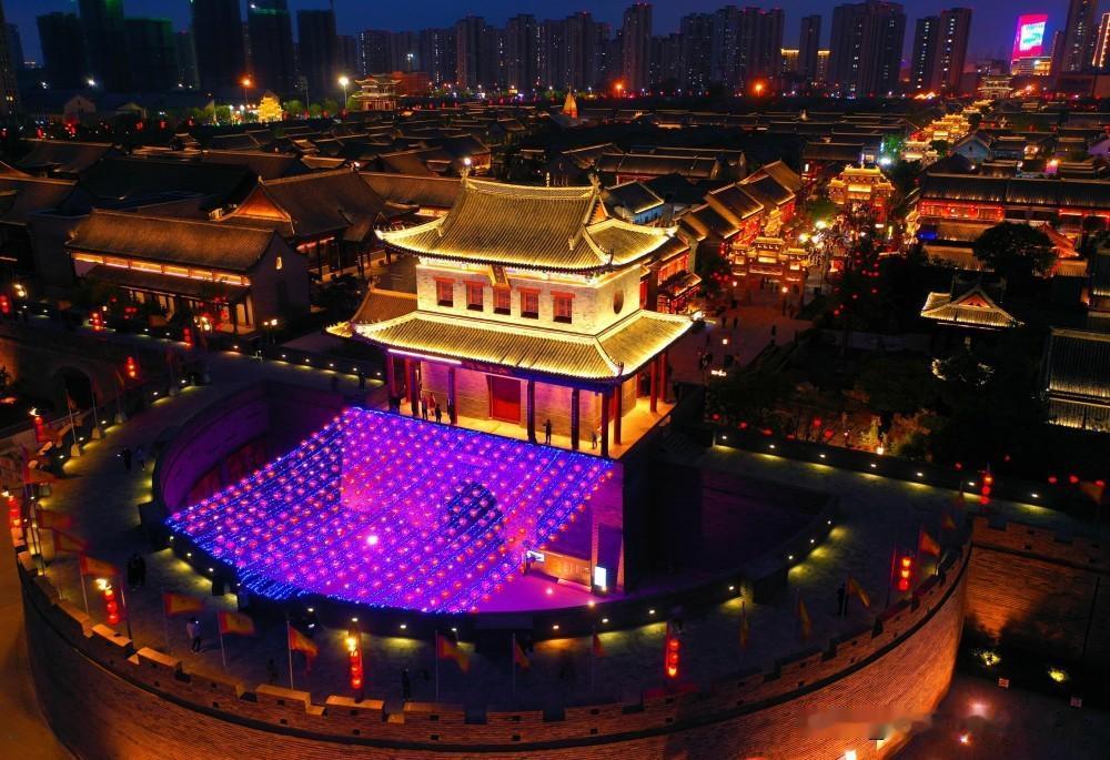 被老友念叨好几年的青岛即墨古城，这周终于抽空打卡！从青岛市区自驾一个多小时稳稳抵