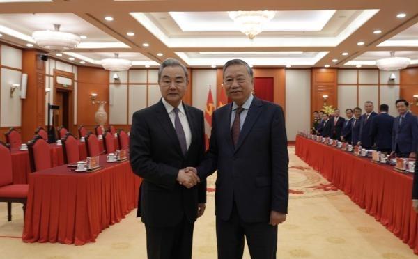 越南不会在中美间“中立”了。3+3部长级会议后，中国和越南谈妥了。3月15日到