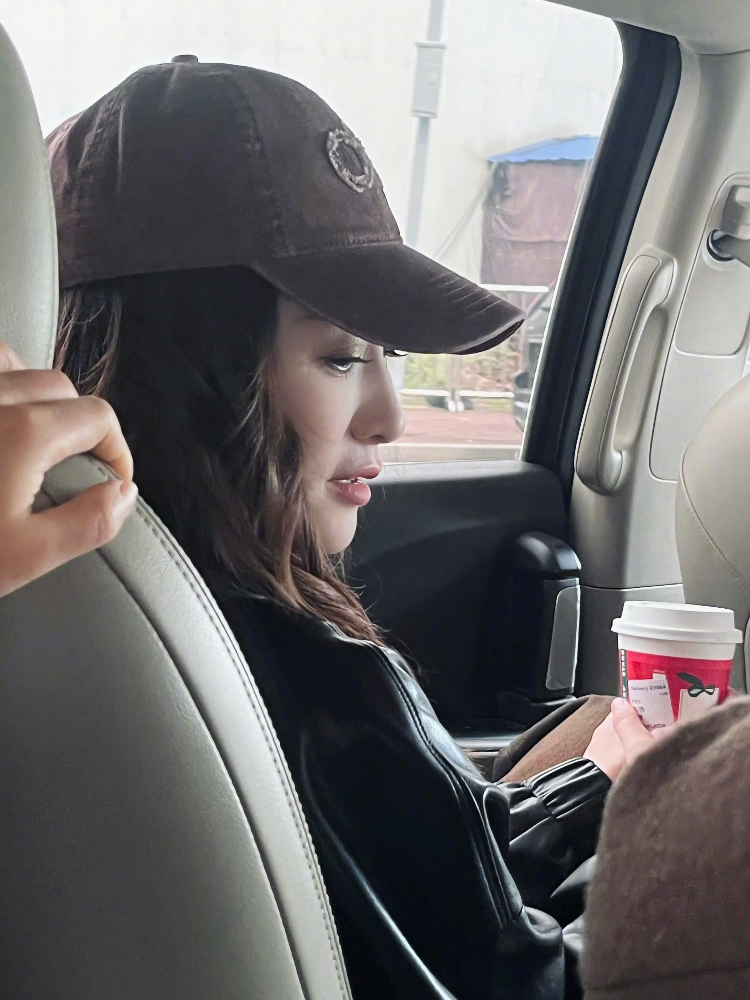 李小冉肤白貌美李小冉神图李小冉肤白貌美，李小冉神图有了，真的是妥妥的黑天鹅公主来