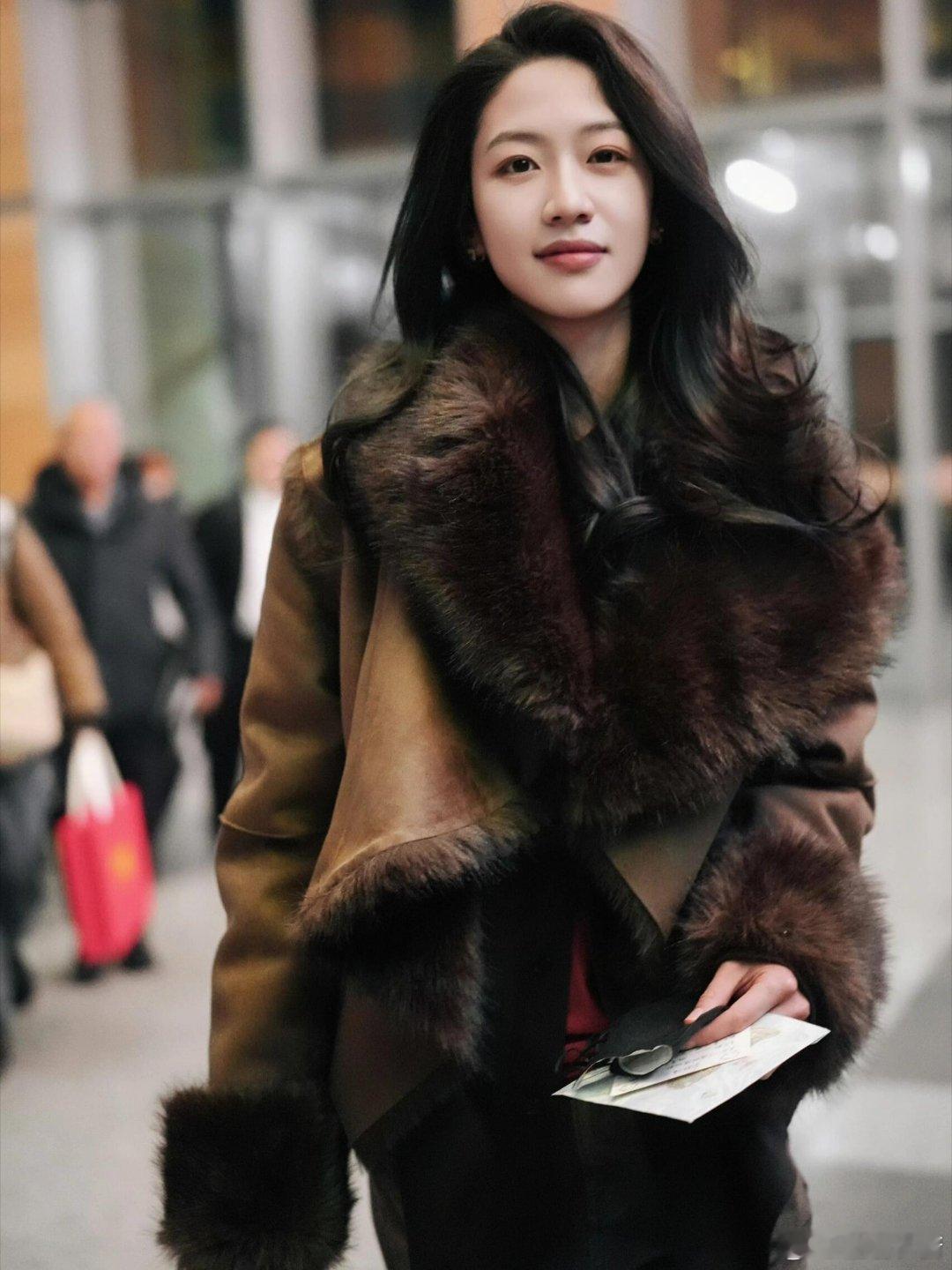 向涵之气质好，衣服也非常好看！