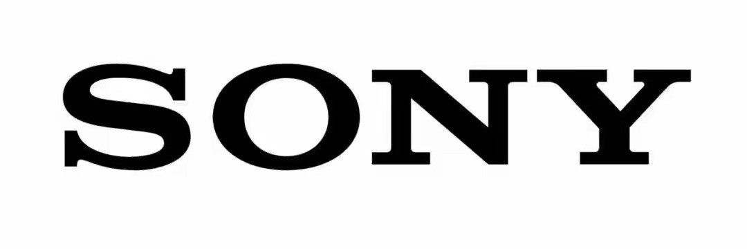 索尼这次的大改，本质上就是向大众市场的一次彻底妥协。为了塞下超大底主摄，放弃了标