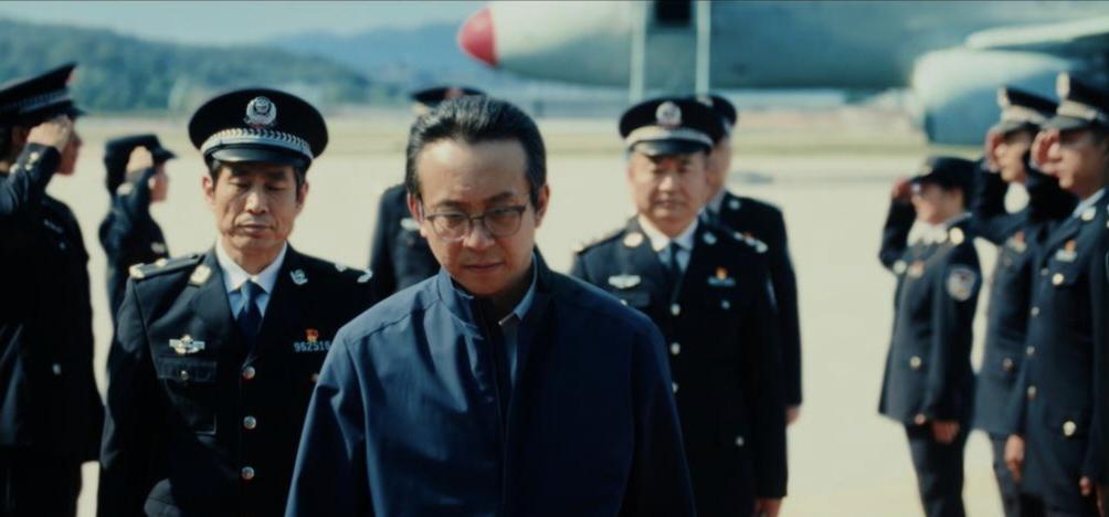 《交锋》各角色大结局：马憩是吴局布置的秘密武器，前期辞职只是表象。马憩见完朱应