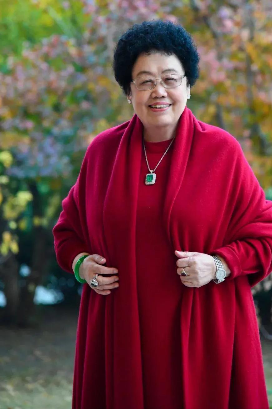 女首富陈丽华说，当年跟迟重瑞结婚，非常纠结，他比我小，在我们家族里，我二婚也是不