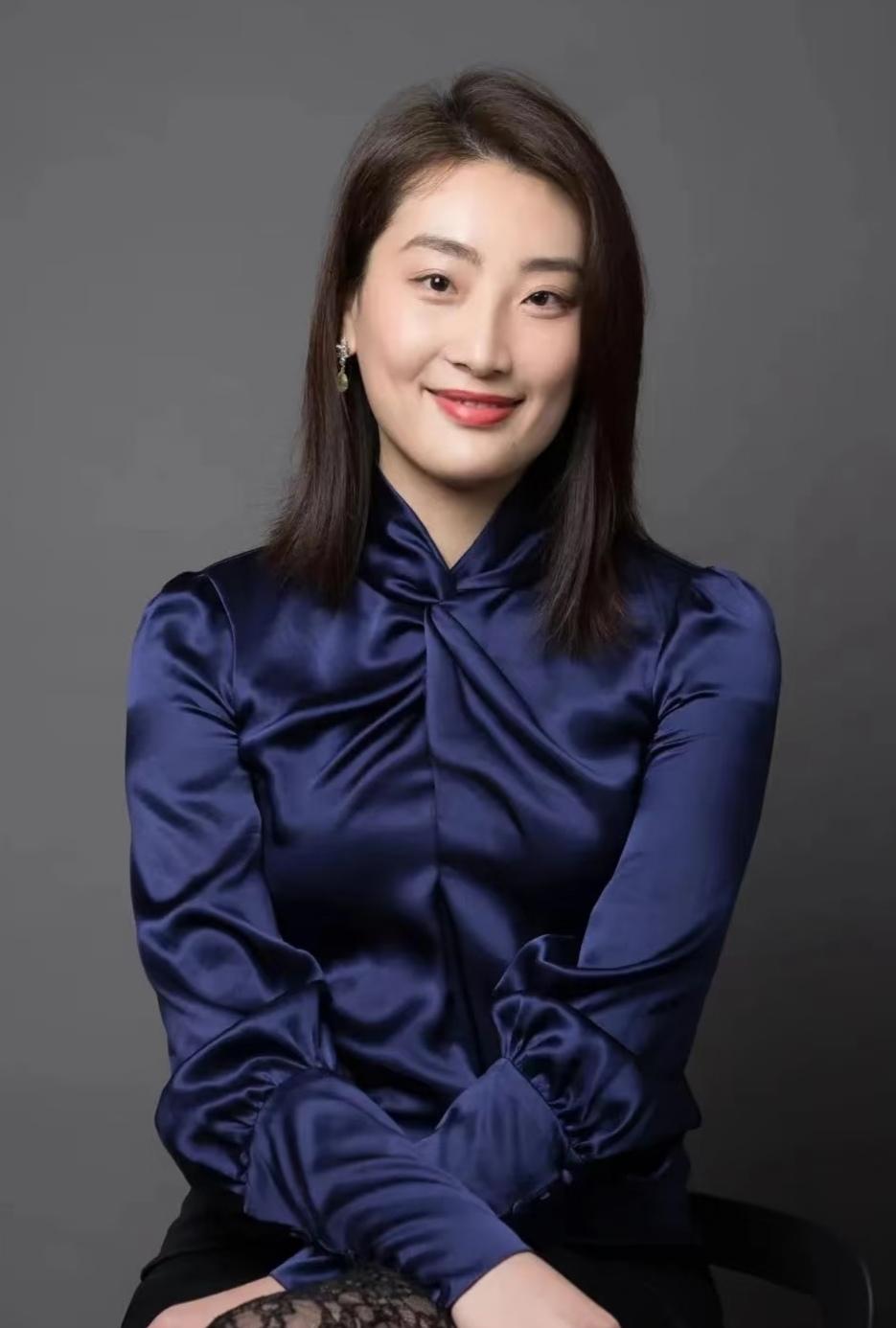 这个世界上，我最想不通的人就是宗馥莉了，明明她才44岁，手握700多亿身家，
