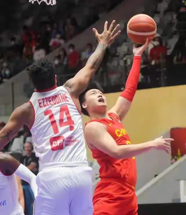 中国男篮8强赛再遇苦主黎巴嫩，上届亚洲杯中国男篮被黎巴嫩淘汰，止步于8强。可以说