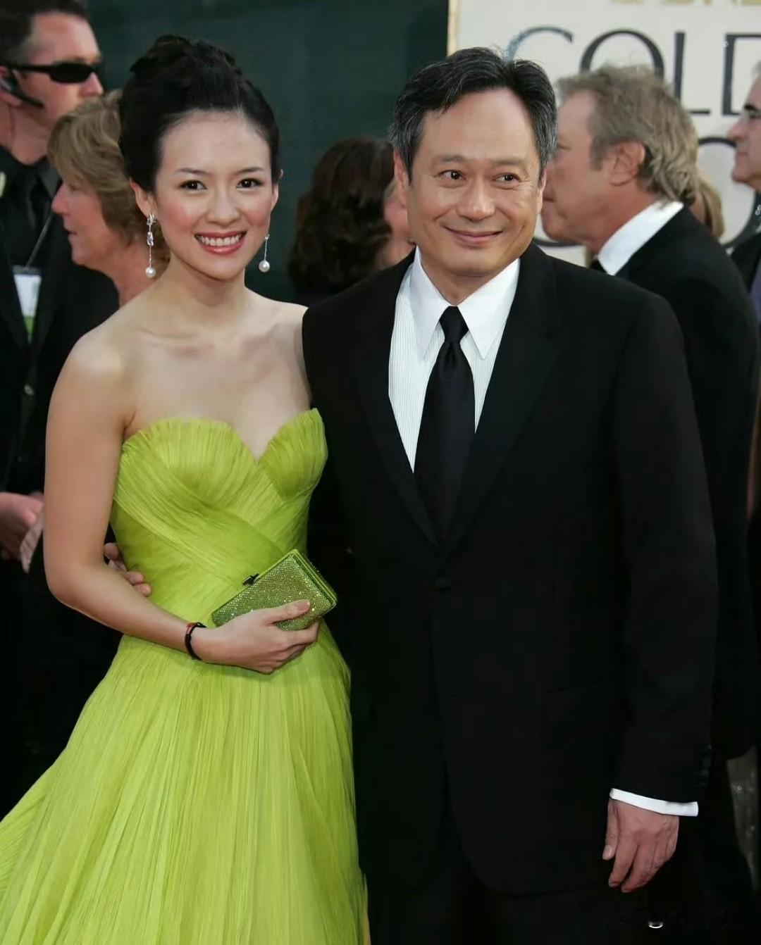阿玛尼先生去世，想到两个超经典的女明星造型都是来自老先生的高定作品。章子怡0