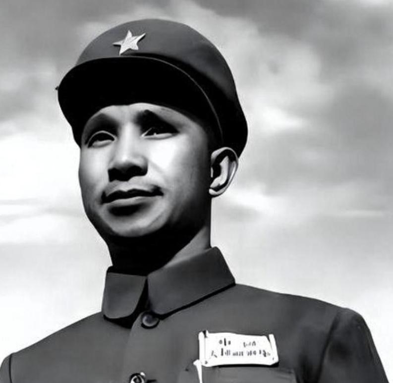 仗打到最要命的时候，粟裕给中央发电报，说能不能给每个战士搞半斤猪肉，五包烟。中央