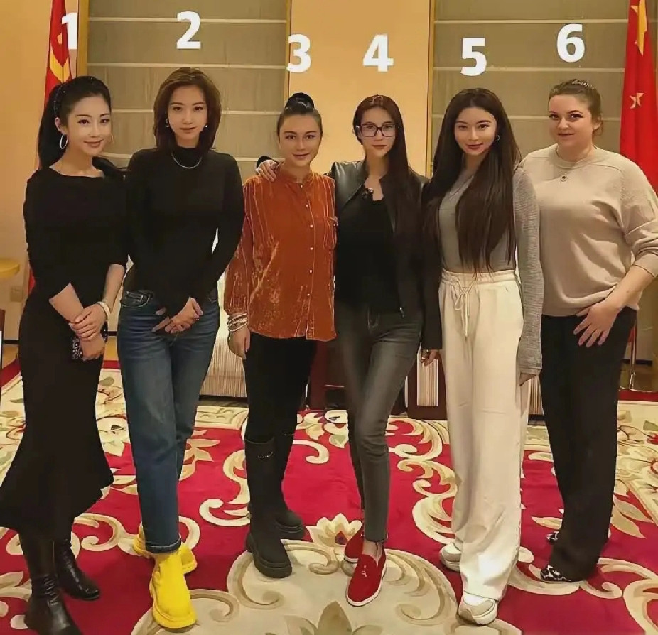 假如你去相亲，你会选几号美女？