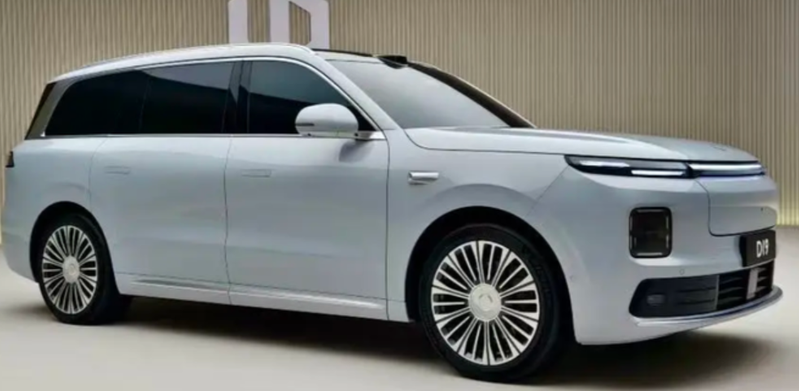 刷到零跑D19亮相，蹲实车的日子里，说说我的真实感受说起来也是偶然，前几天降温