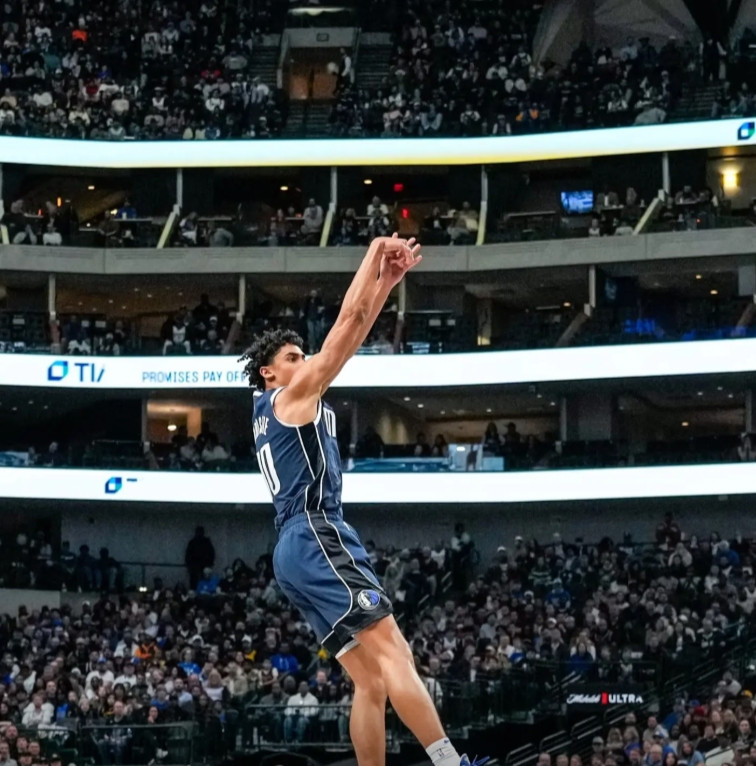 坤德让克里斯蒂场均10三分是对的给克里斯蒂的定位很明确，就是得分后卫，能攻能防