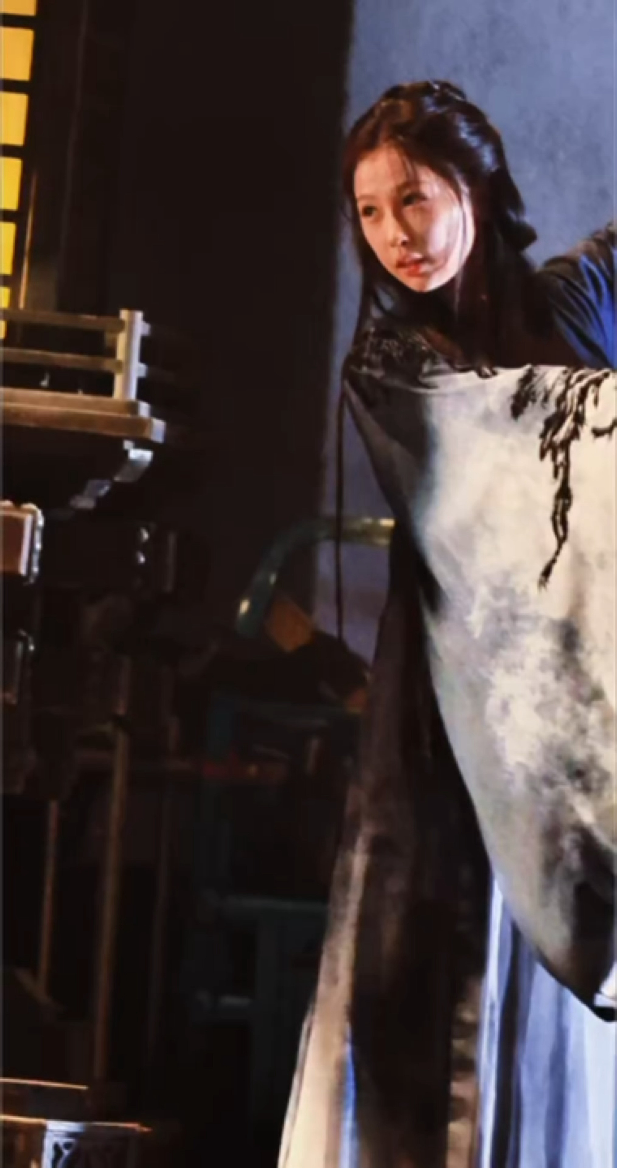 虞书欣x云初令丨云初暗夜奔跑这个清冷破碎感