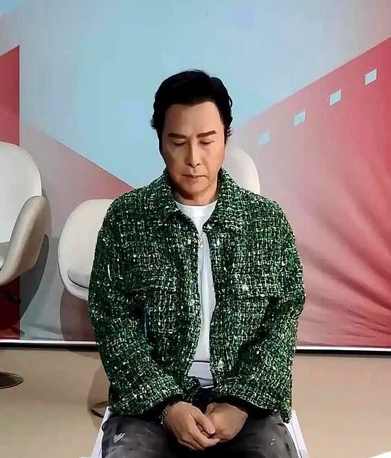 62岁甄子丹肿成“发面馒头”？：功夫巨星也逃不过岁月刀！说到这儿，突然想